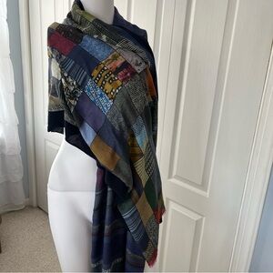 Larioseta Como Shawl Wrap Oversized 76x52” Abstract Boho